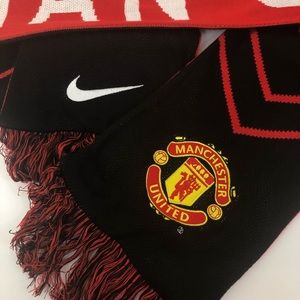 Manchester United soccer scarf